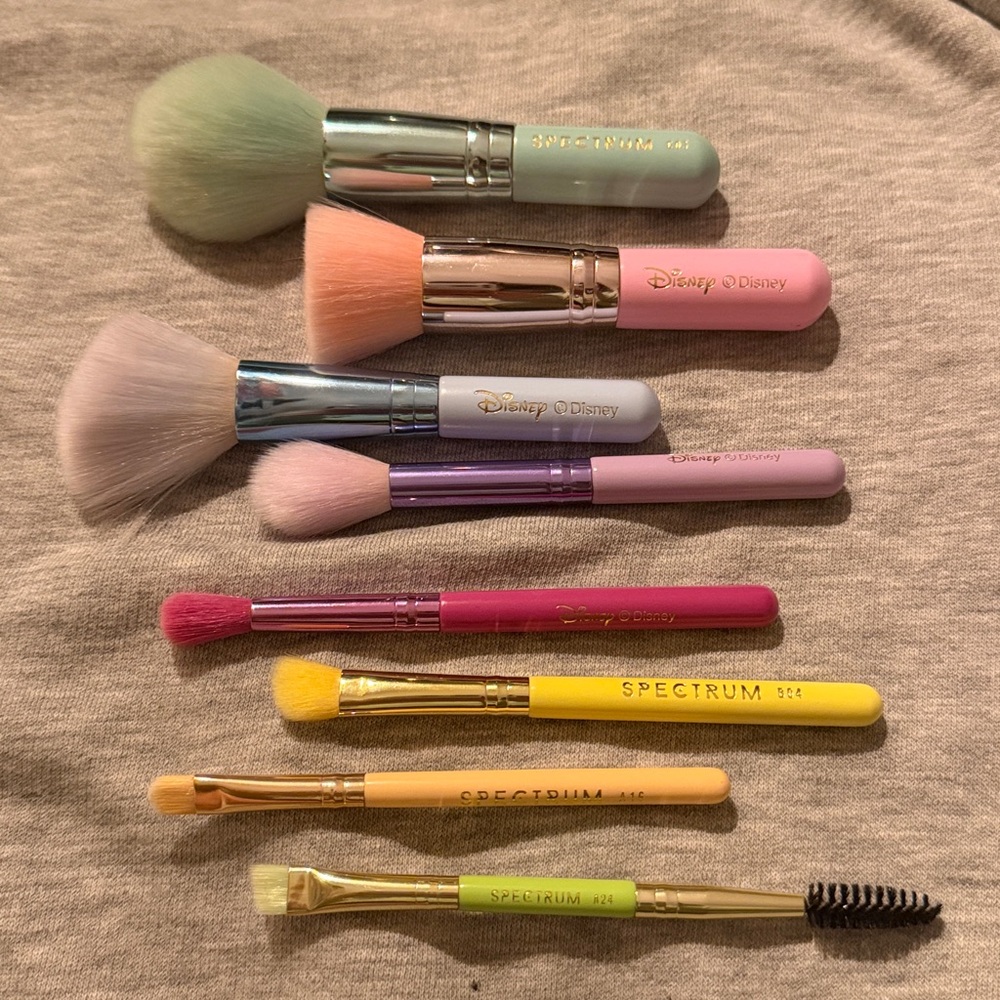 Spectrum Brushes x Disney mini travel brushes